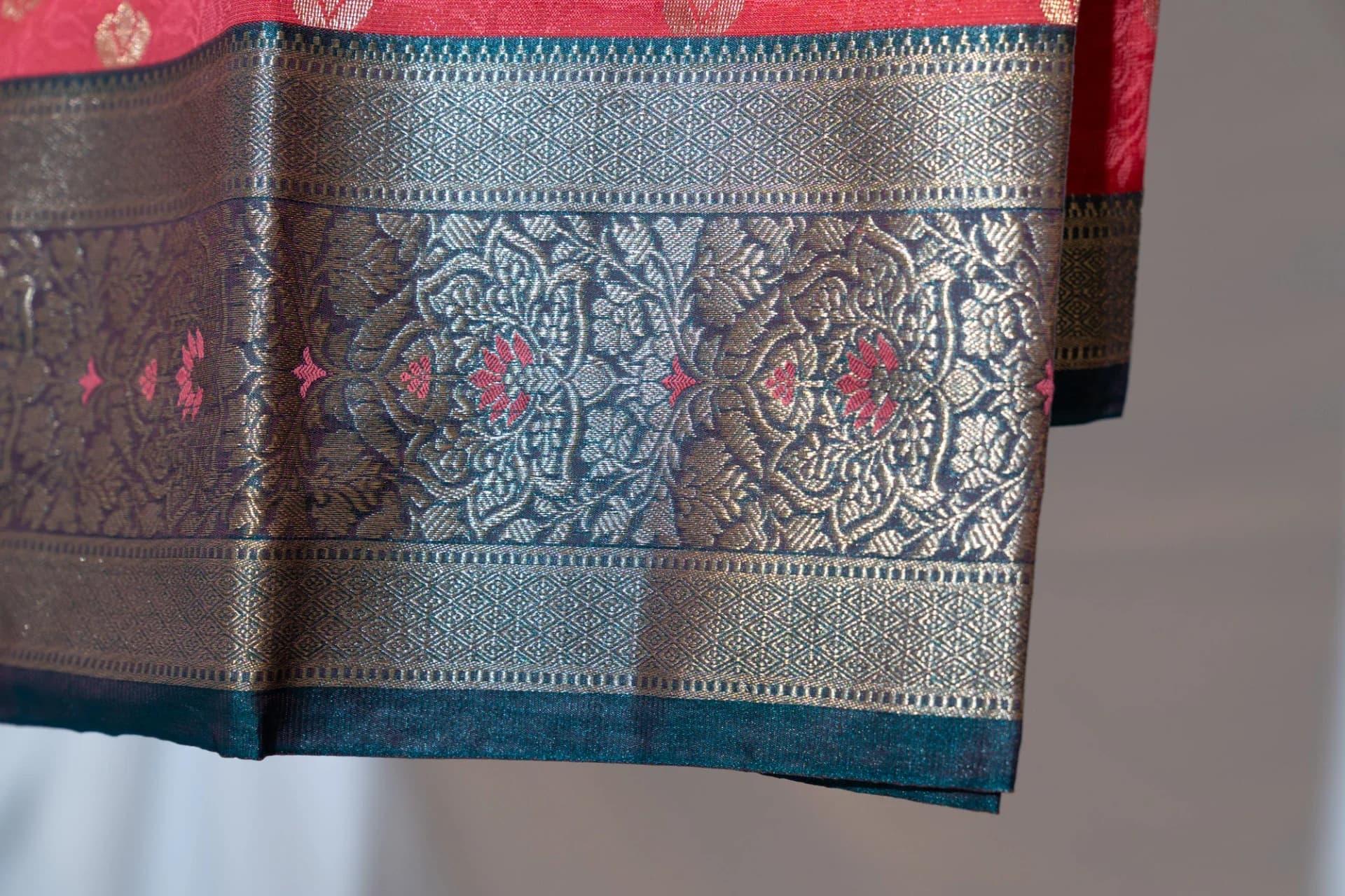 Red Saree with Contrast Blue Pallu & Blouse Piece