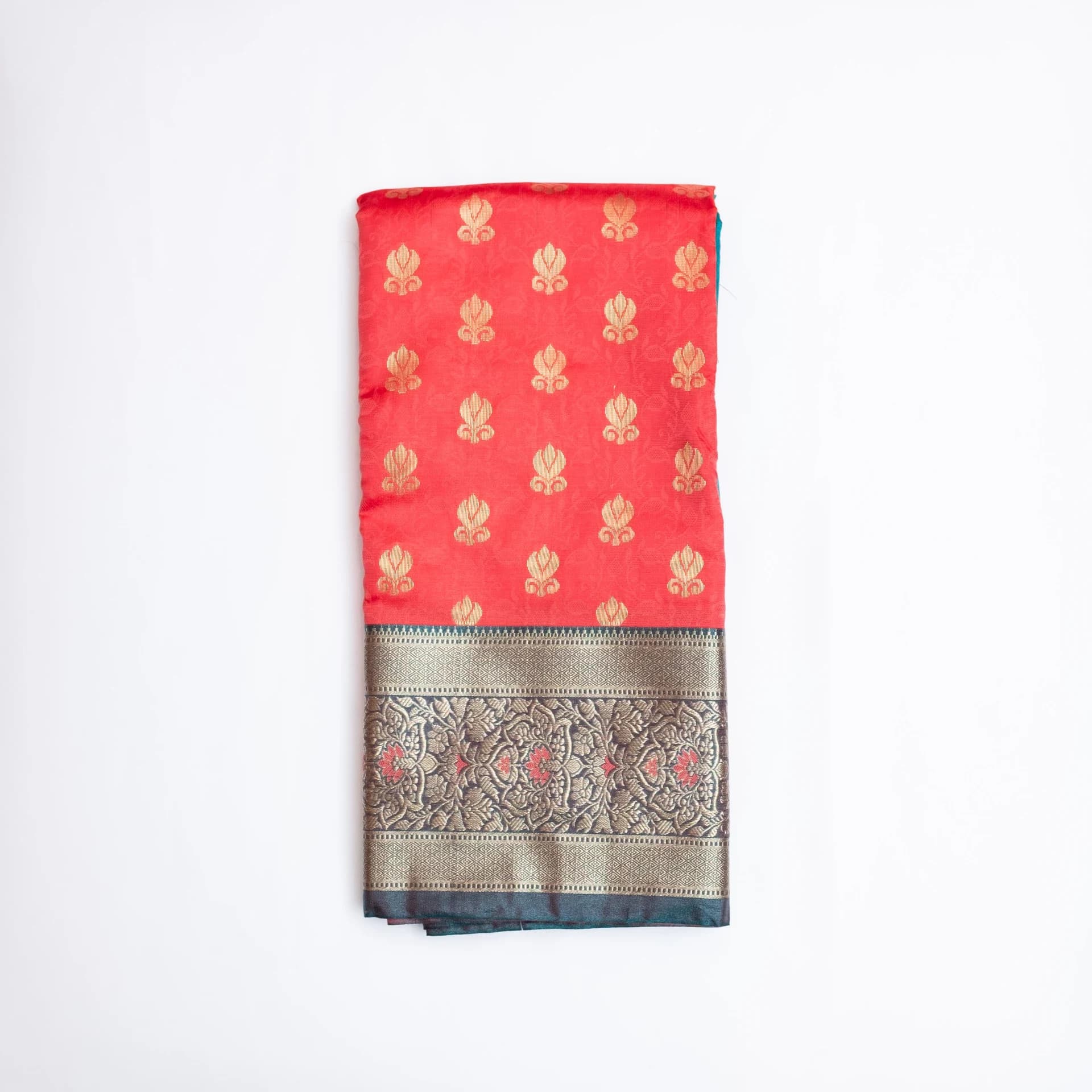 Red Saree with Contrast Blue Pallu & Blouse Piece