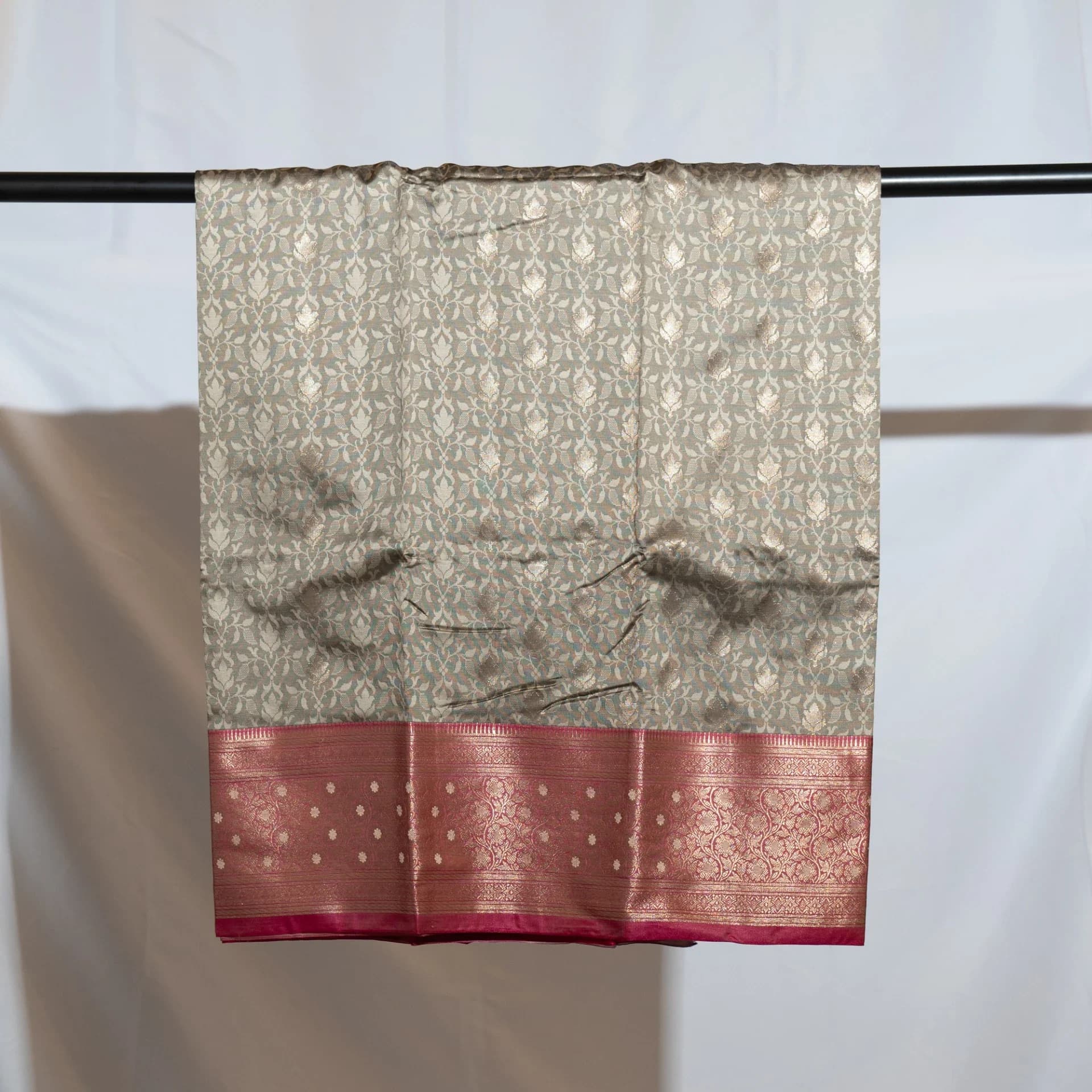 Grey Saree with Contrast Pink Pallu & Blouse Piece