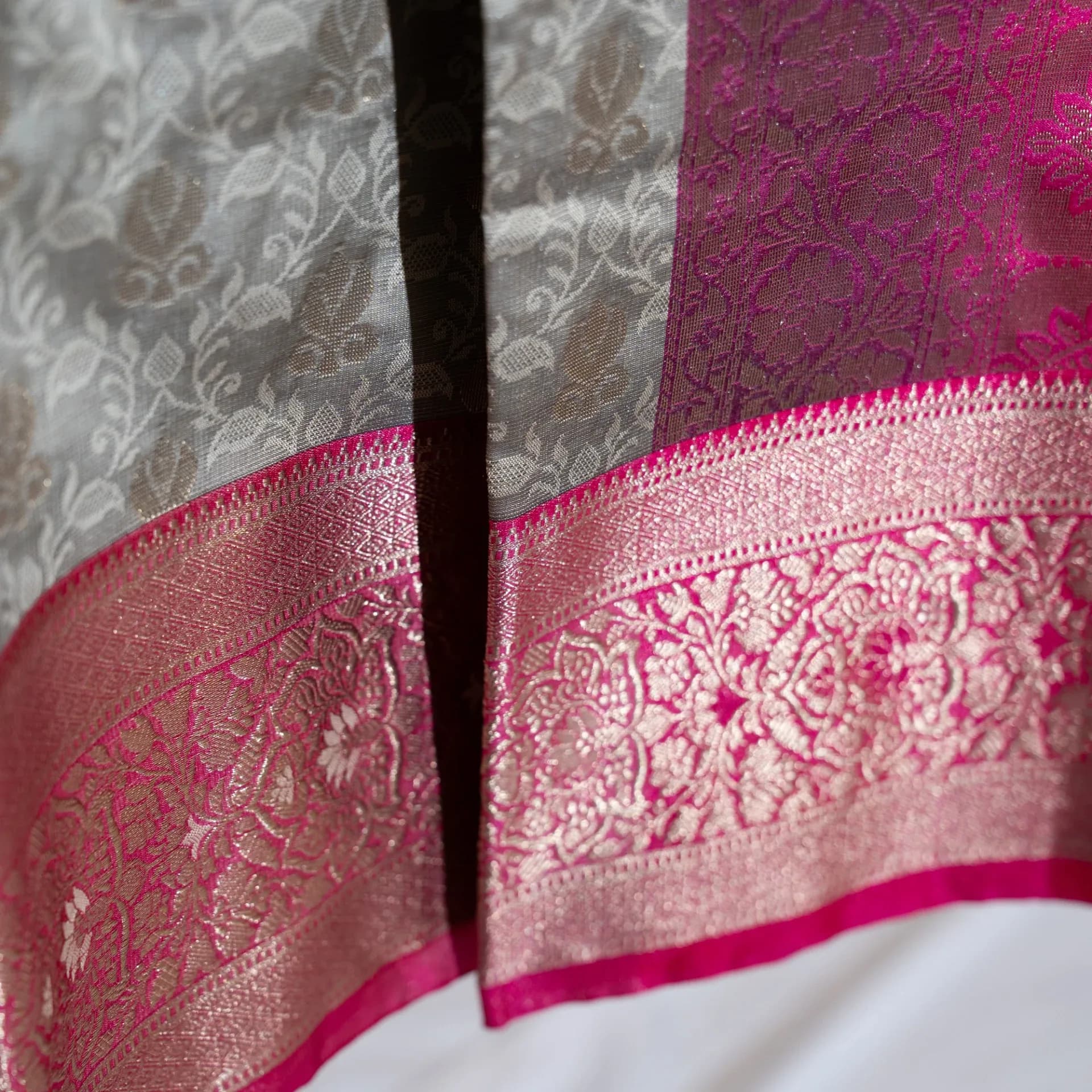 Grey Saree with Contrast Pink Pallu & Blouse Piece