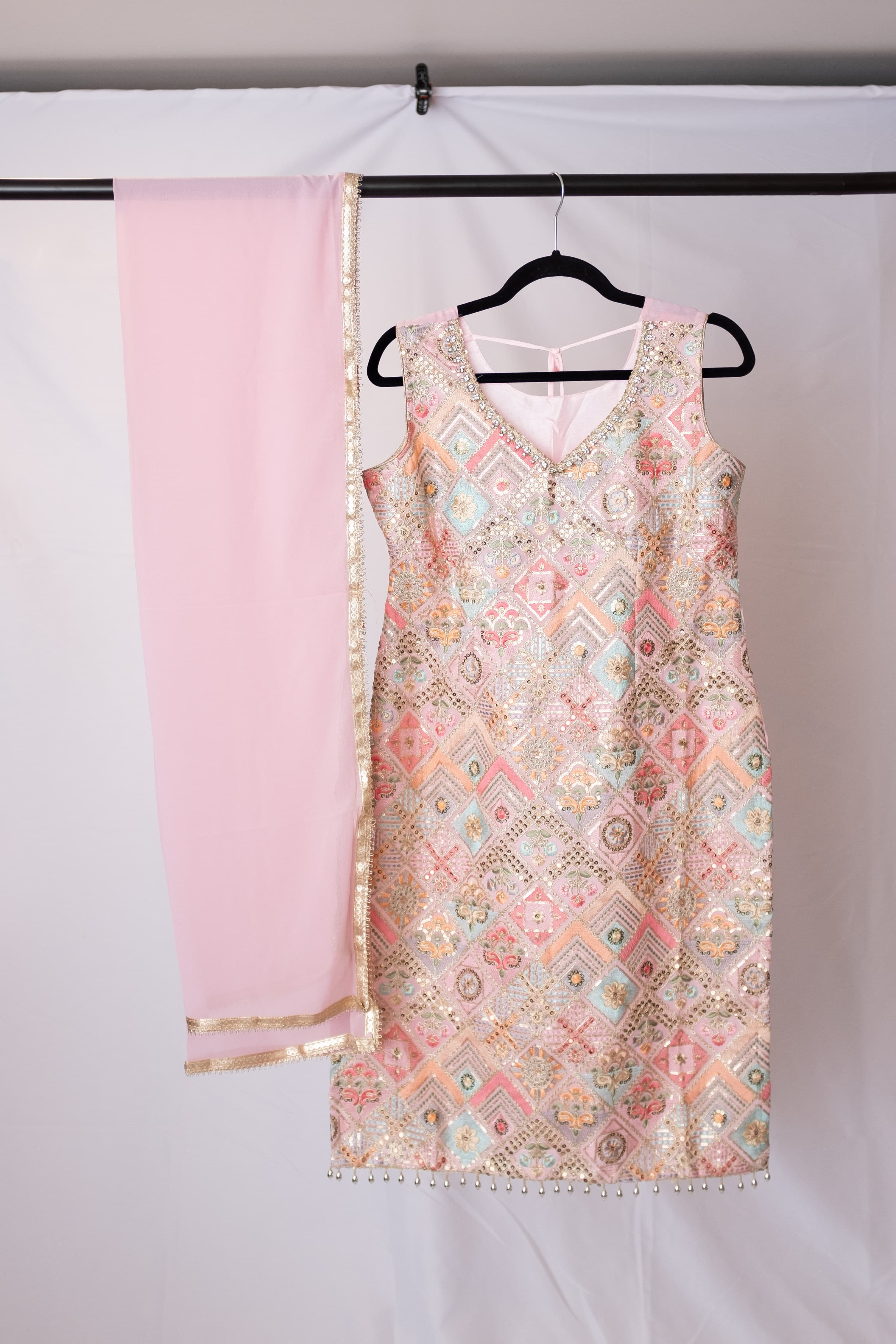 Pink Georgette Kurta Set with Floral Embroidery